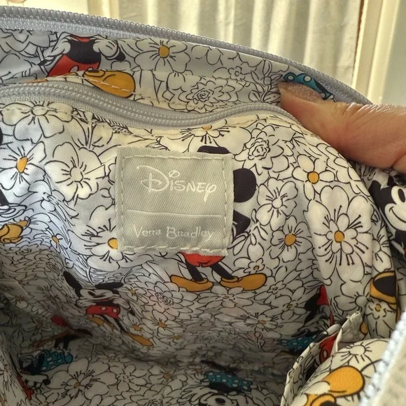 NWT Vera Bradley Disney Shoulder Bag - Picture 5 of 8